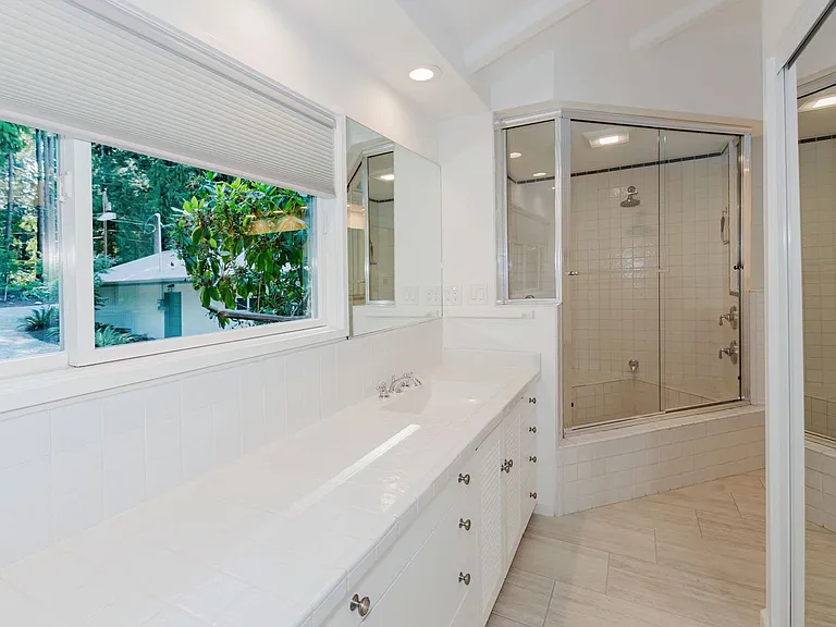 15550 Broom St NE — Photo 26