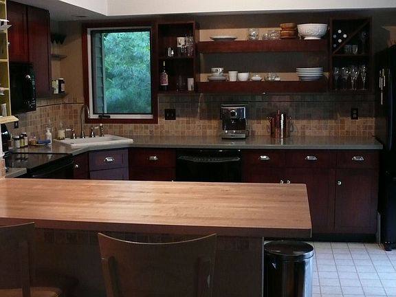 Upgraded Kitchen/new appl
