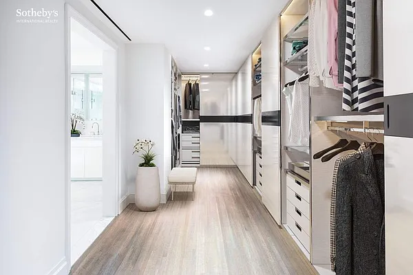 Rented by Sotheby's International Realty | media 6