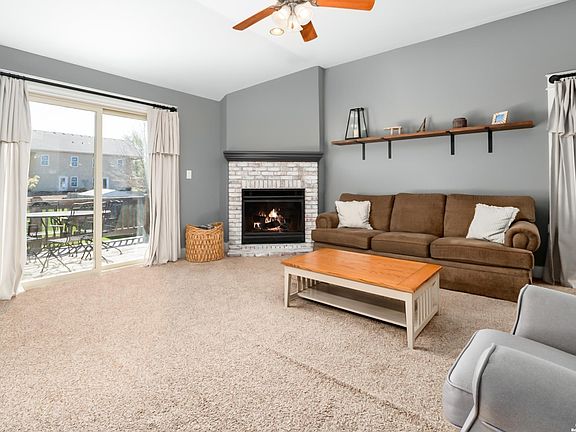 3rd image of 920 Deer Ridge Ct