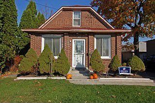 2nd image of 216 Oakridge Ave