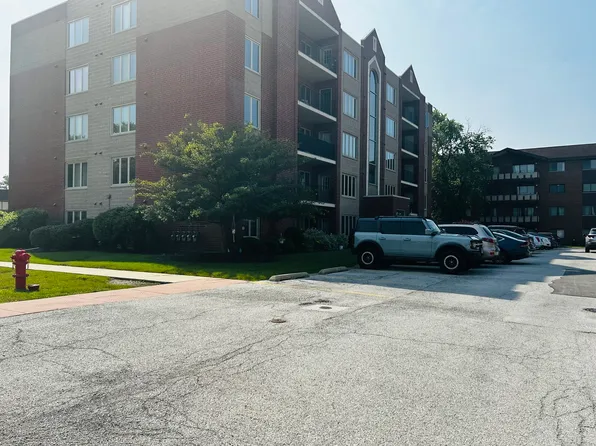2321 W 183rd St #304, Homewood, IL 60430