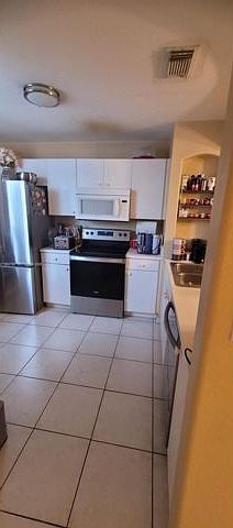 1st image of 905 NW 82nd Ave APT 115
