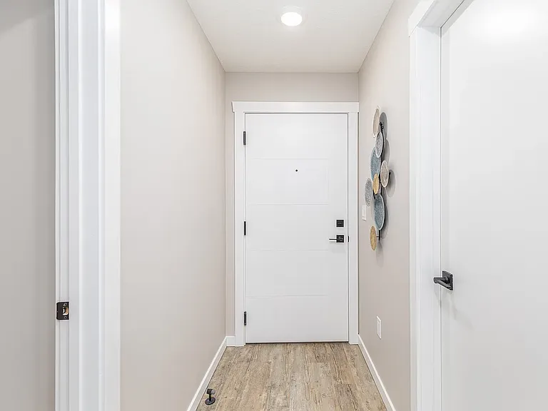 181 Skyview Bay NE — Photo 8