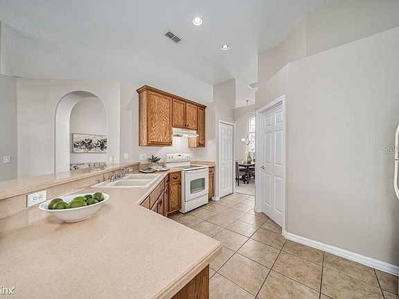 2nd image of 886 Chamberlin Trl