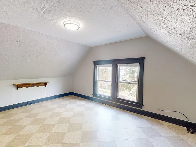 3334 W 82nd St — Photo 29