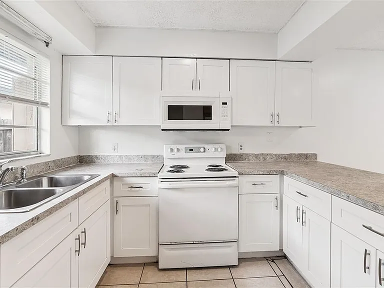 1048 Buccaneer Dr — Photo 12