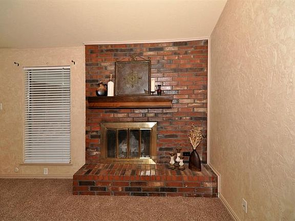 5th image of 7012 Briardale Dr