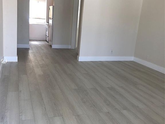 3rd image of 7430 Byron Ave #14