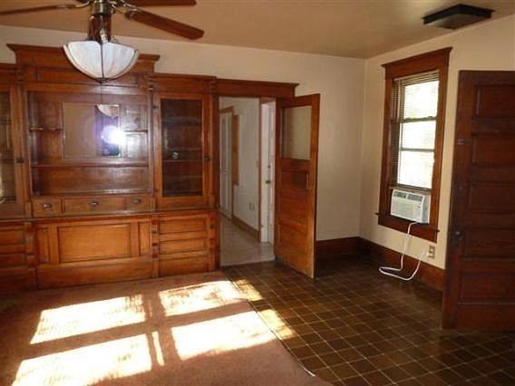 5th image of 1423 Kilbourn Ave