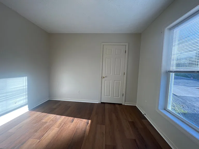 749 Garrison Ave — Photo 14