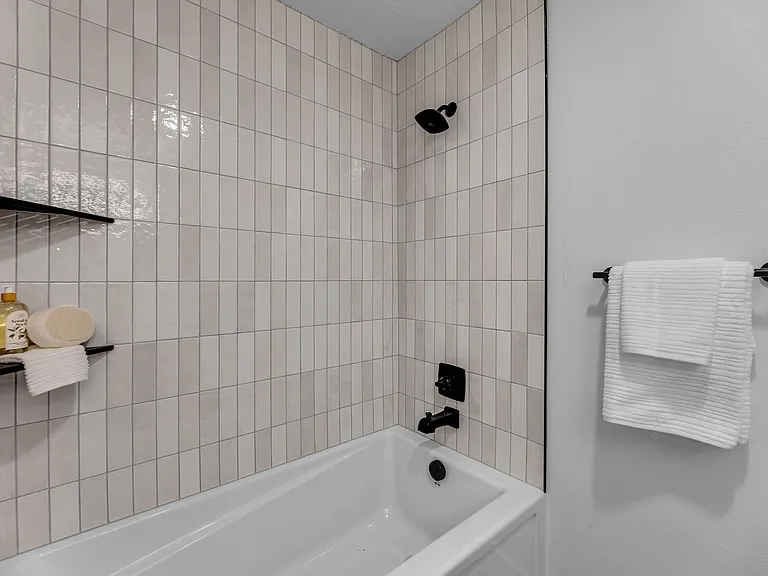 10701 NE 59th St #A — Photo 13