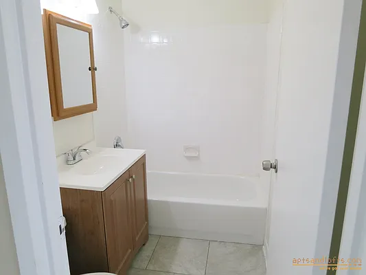 Rented by aptsandlofts.com | media 19