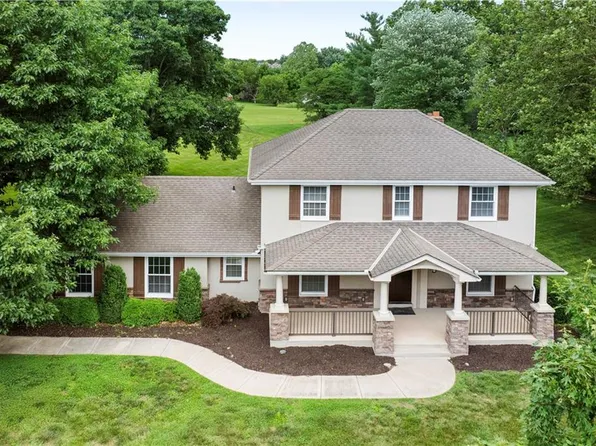 16297 Outlook St, Stilwell, KS 66085