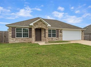 812 Saddlebrook St, Gentry, AR 72734