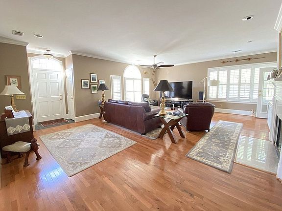 Open Floor Plan LR