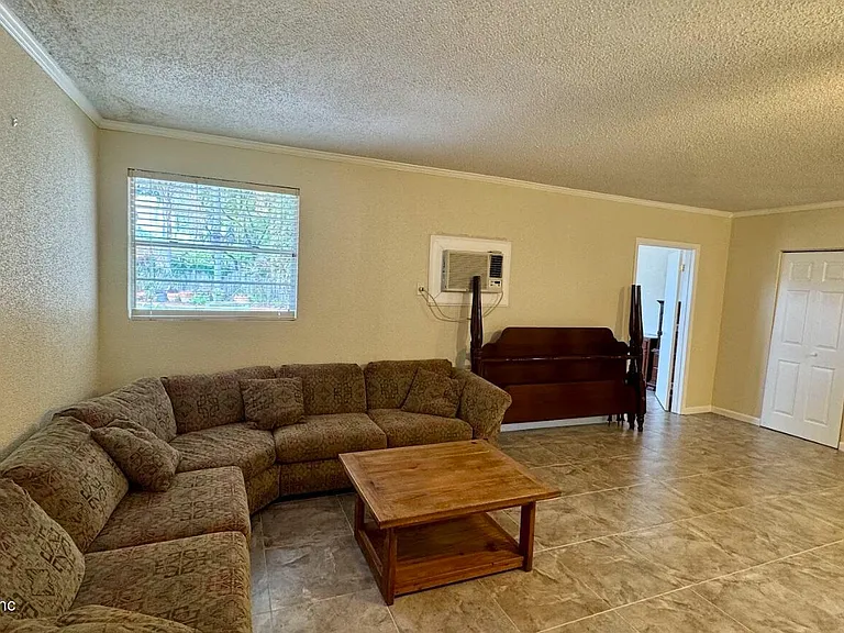 5557 Floral Ave — Photo 15