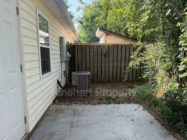 1033 Park Meadow Dr — Photo 13