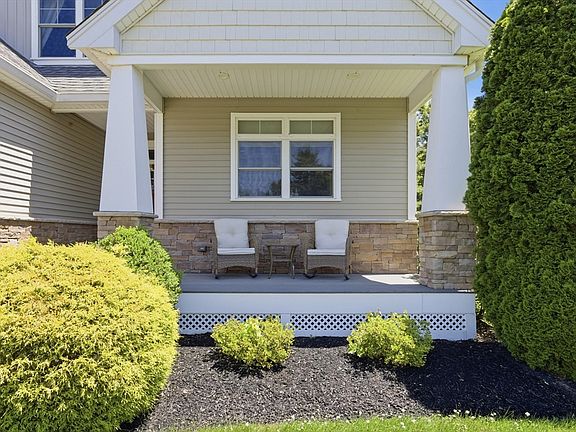 2nd image of 5 Charles View Ln
