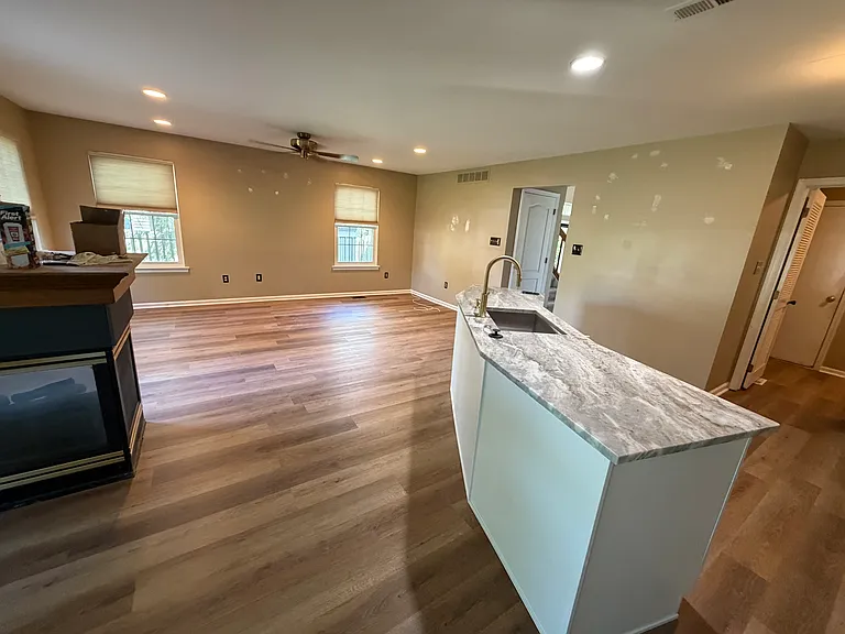 112 Lincoln Ln — Photo 6