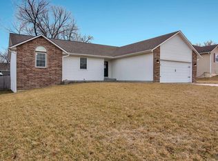 3914 NW Cherry Creek Dr, Topeka, KS 66618