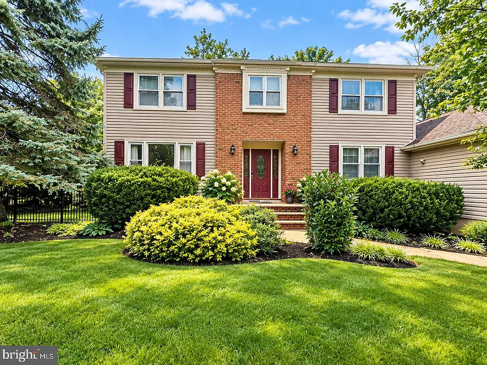 24 Poplar Ave