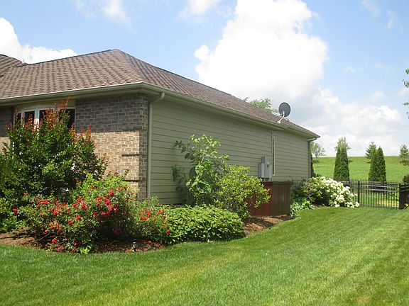 2nd image of 2902 Tall Oaks Dr