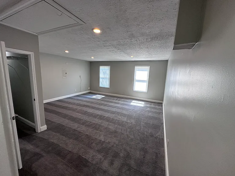 747 Greenhedge Dr — Photo 14