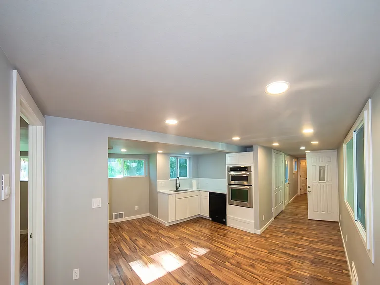 1010 99th Ave SE #B — Photo 4