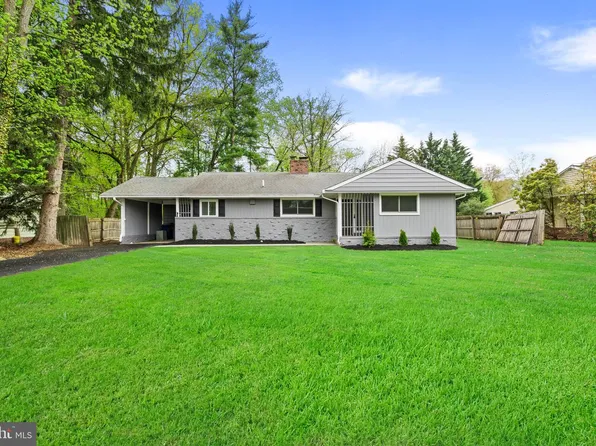 308 Kenwood Dr, Moorestown, NJ 08057