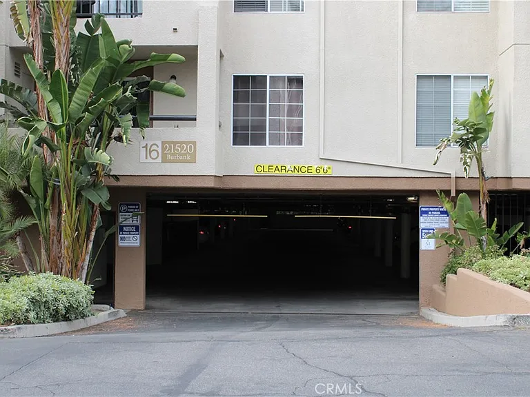 21520 Burbank #211 — Photo 11