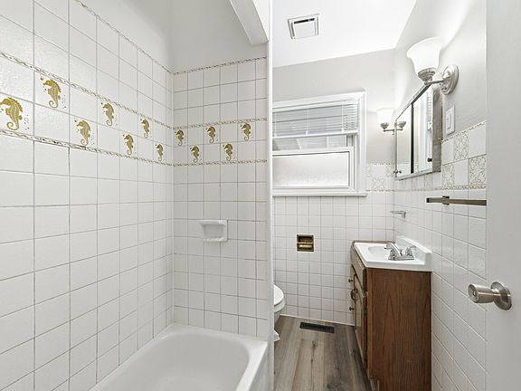 3rd image of 8048 Timken Ave