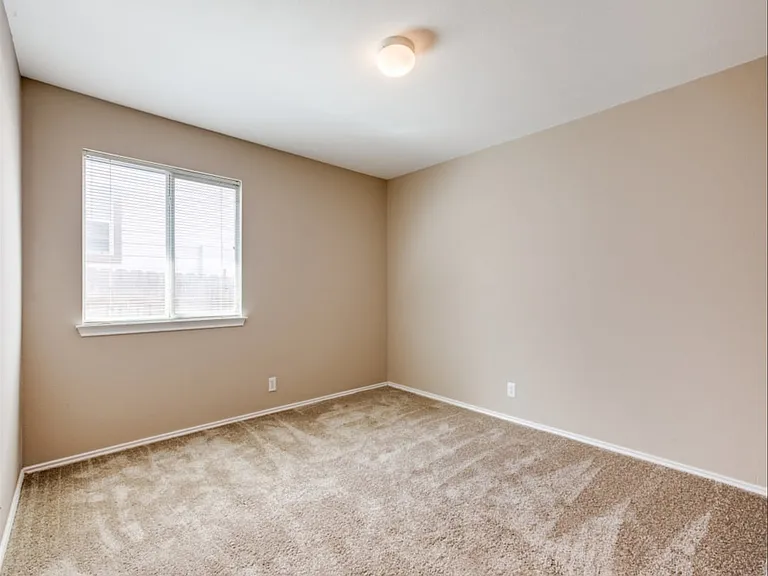 611 Granite Clf — Photo 7