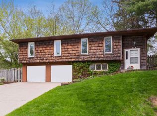 116 Washington Park Rd, Iowa City, IA 52245