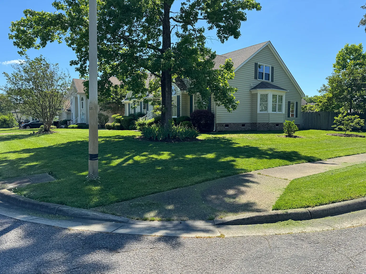 4 bed, 2431 sqft, $3,800 — Photo 3