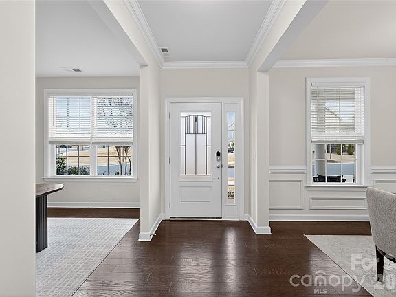 4th image of 5031 Hamilton Mill Dr