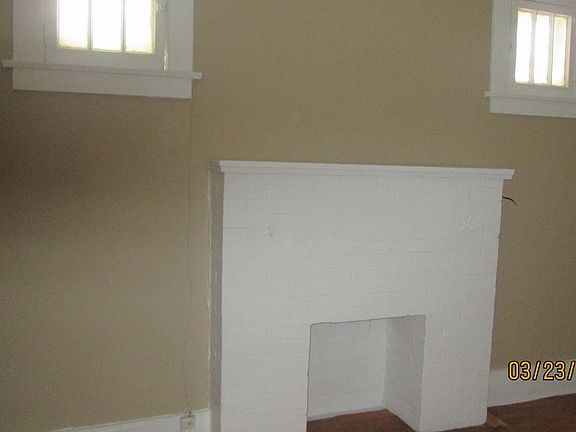 4th image of 2911 N Piedras St #B