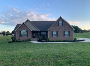 142 Clover Hill Dr, Sweetwater, TN 37874