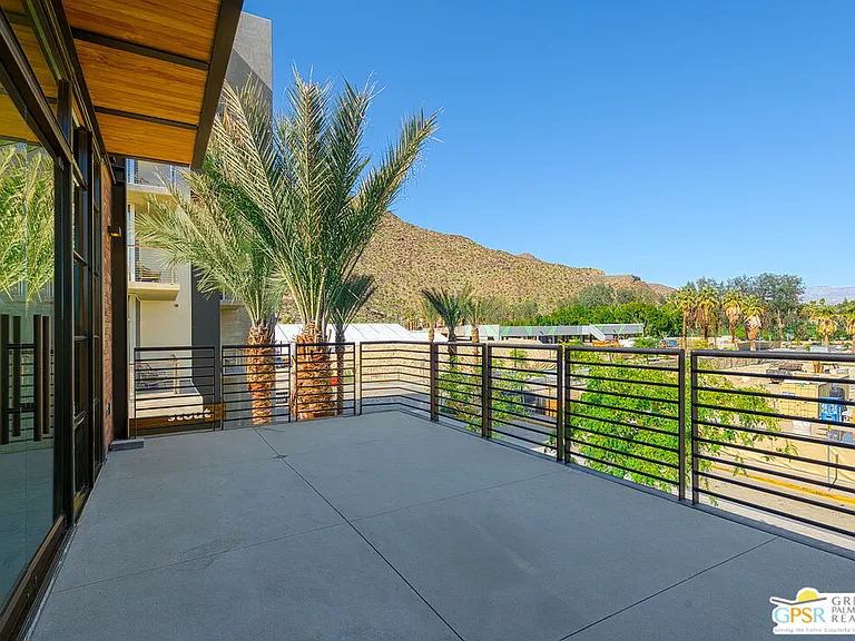 111 N Palm Canyon Dr #201 — Photo 6