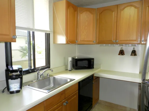 2121 Ala Wai Blvd APT 805, Honolulu, HI 96815
