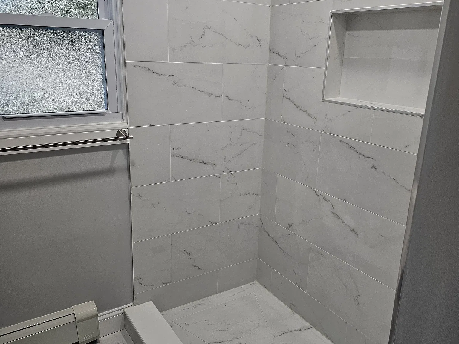4 bed, 1326 sqft, $5,300 — Photo 2