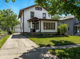 411 N Chicago Ave, Rockford, IL