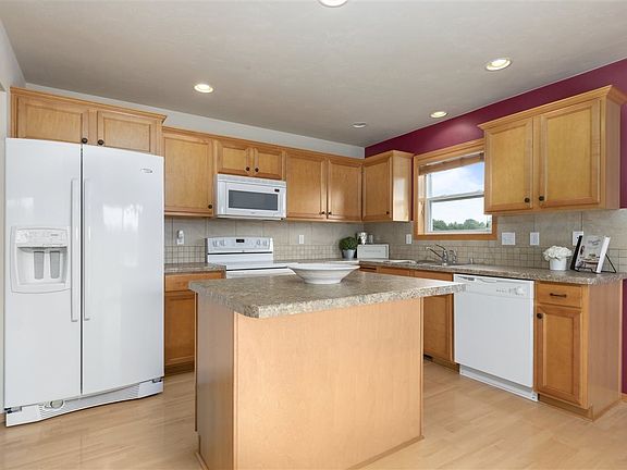 5th image of 2292 Lacewing Dr