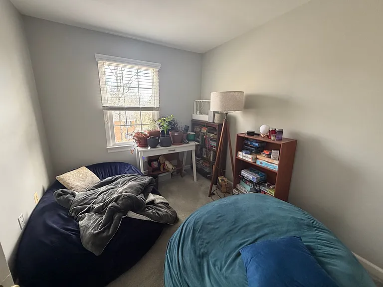 101 Southampton Ct — Photo 7