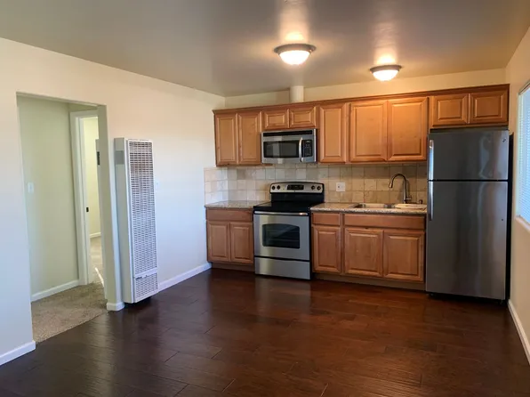 Nash 350, 350 Nash Rd APT 8, Hollister, CA 95023