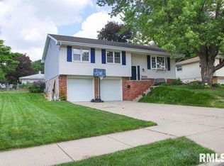 3223 W Wilshire Dr, Peoria, IL