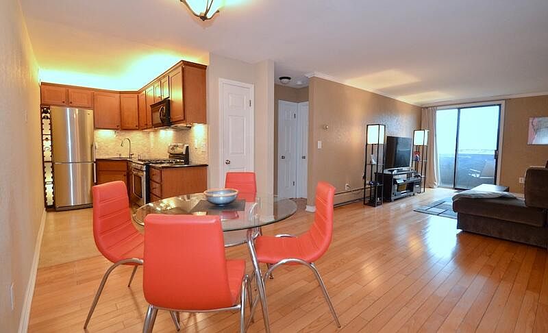 1st image of 2025 E Greenwich Ave Unit 213