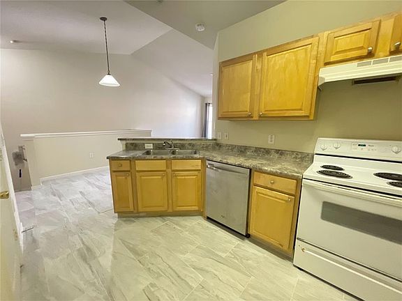 5th image of 18108 Villa Creek Dr