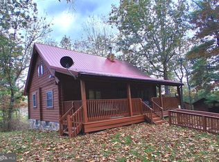 412 Hideaway Ln, Berkeley Springs, WV 25411
