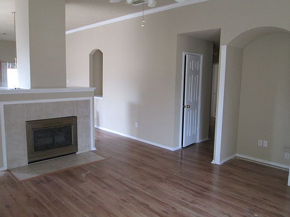 2nd image of 629 Silverbrook Dr
